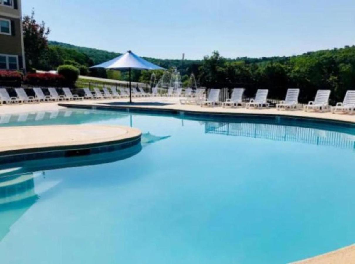 Villa Premier Retreat With Hot Tub, Theater & Pool Table à Hollister Extérieur photo