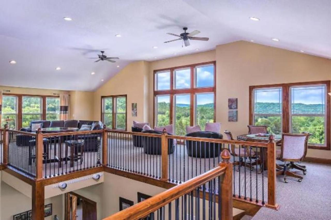 Villa Premier Retreat With Hot Tub, Theater & Pool Table à Hollister Extérieur photo
