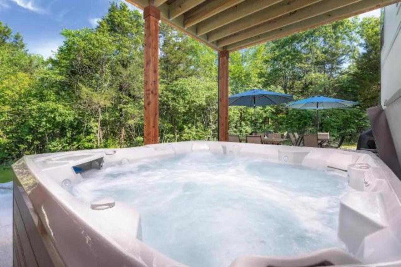 Villa Premier Retreat With Hot Tub, Theater & Pool Table à Hollister Extérieur photo