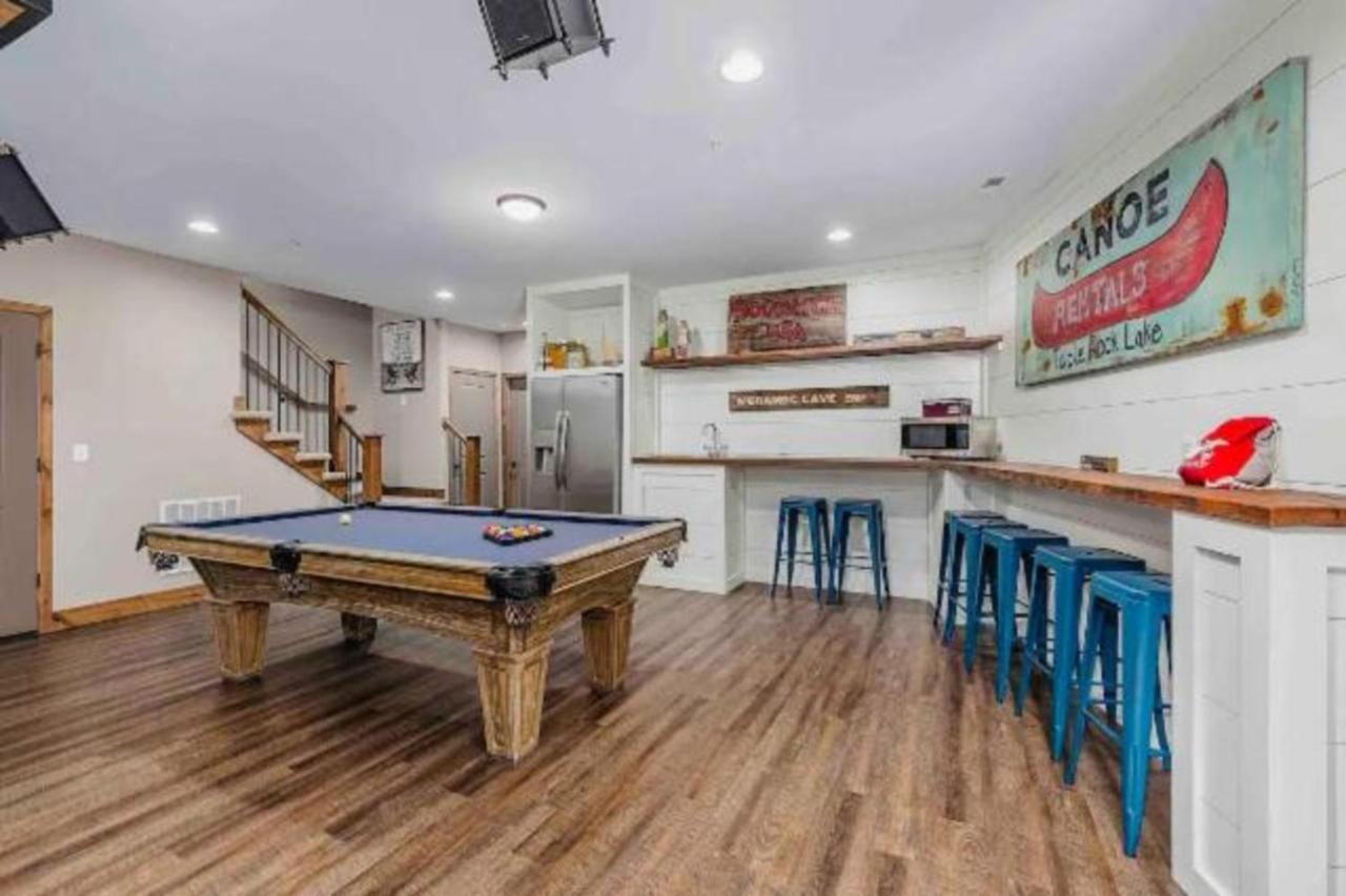 Villa Premier Retreat With Hot Tub, Theater & Pool Table à Hollister Extérieur photo