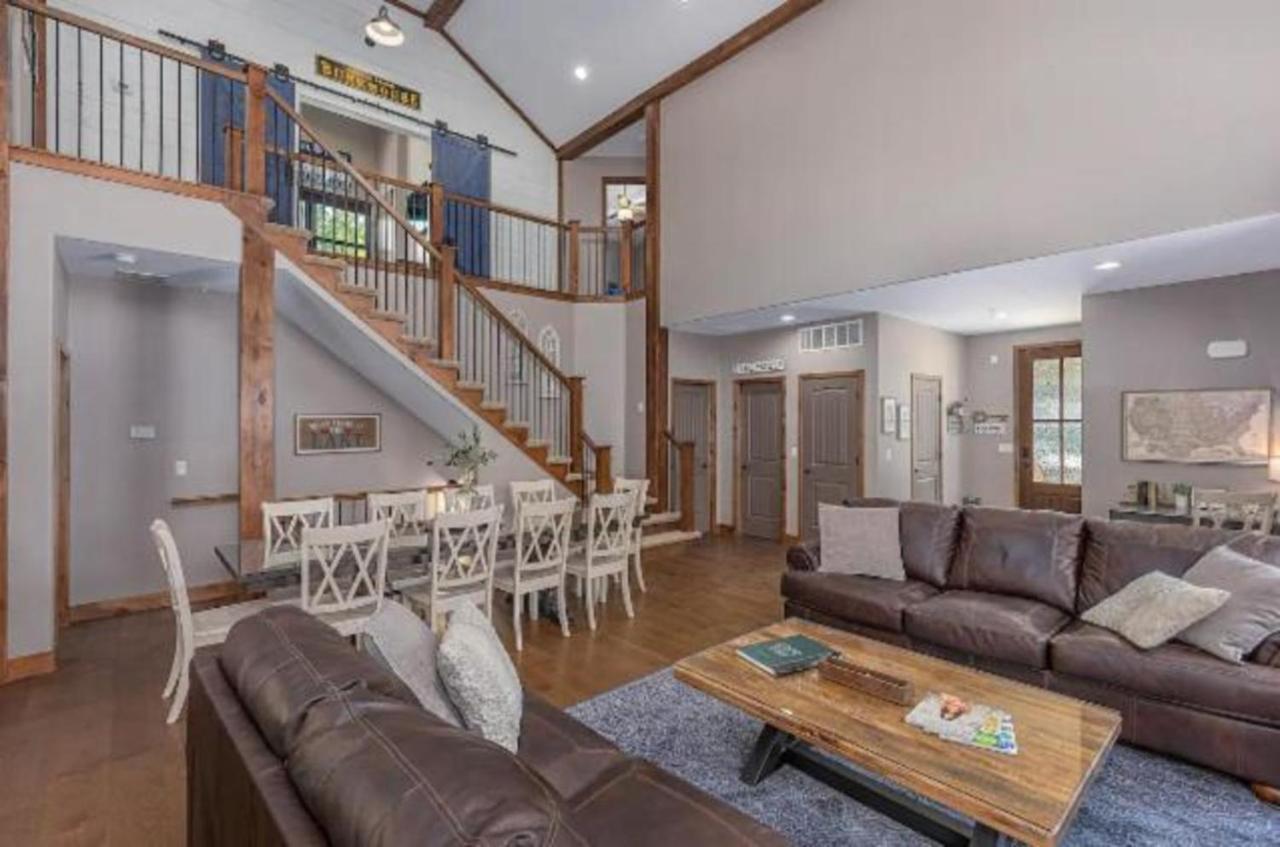 Villa Premier Retreat With Hot Tub, Theater & Pool Table à Hollister Extérieur photo